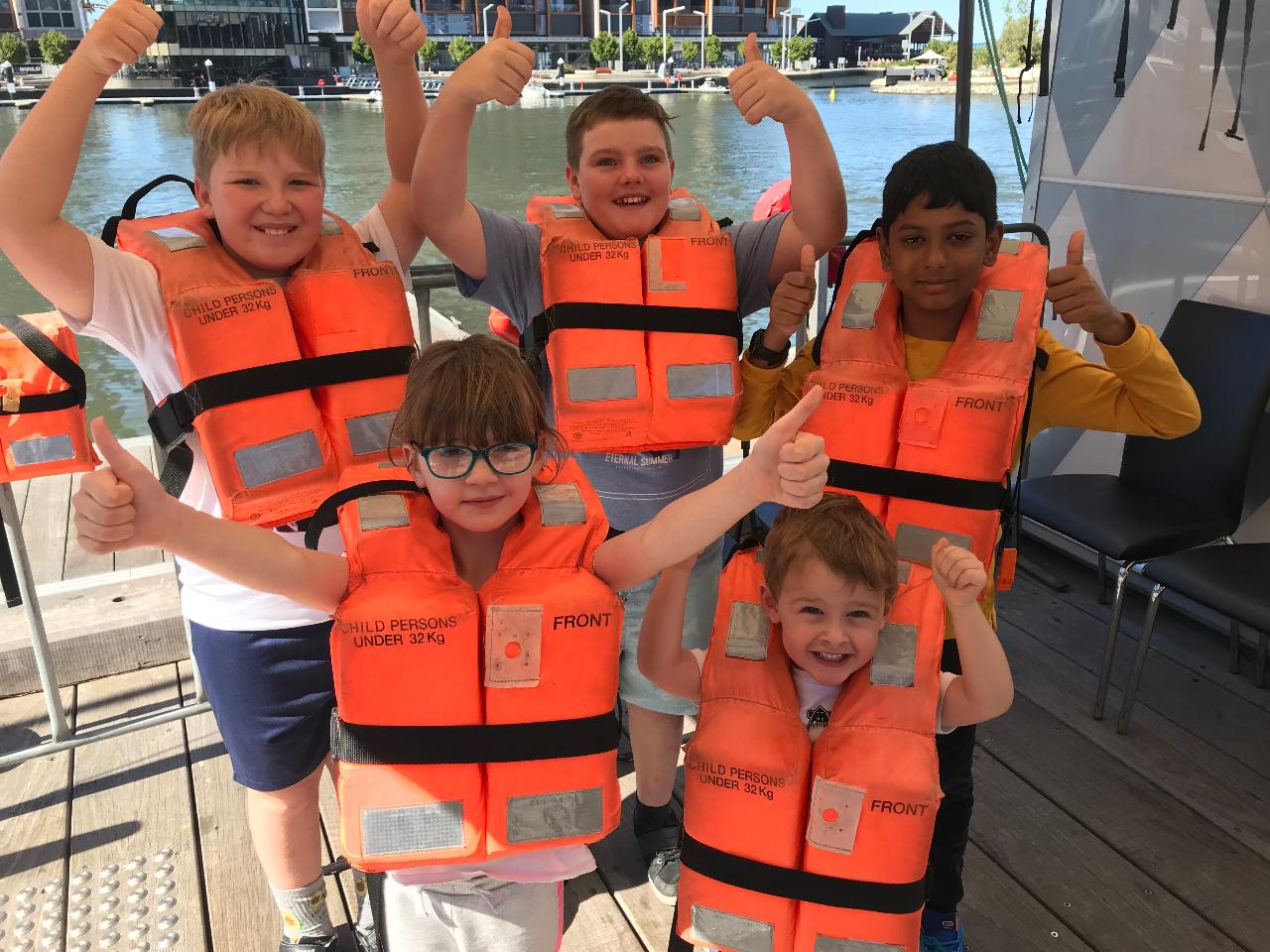 45 Minutes Swan River Tour: Kings Park And Heirisson Island Tour