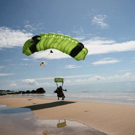 Cairns Tandem Skydive Up To 14,000Ft - Self Drive