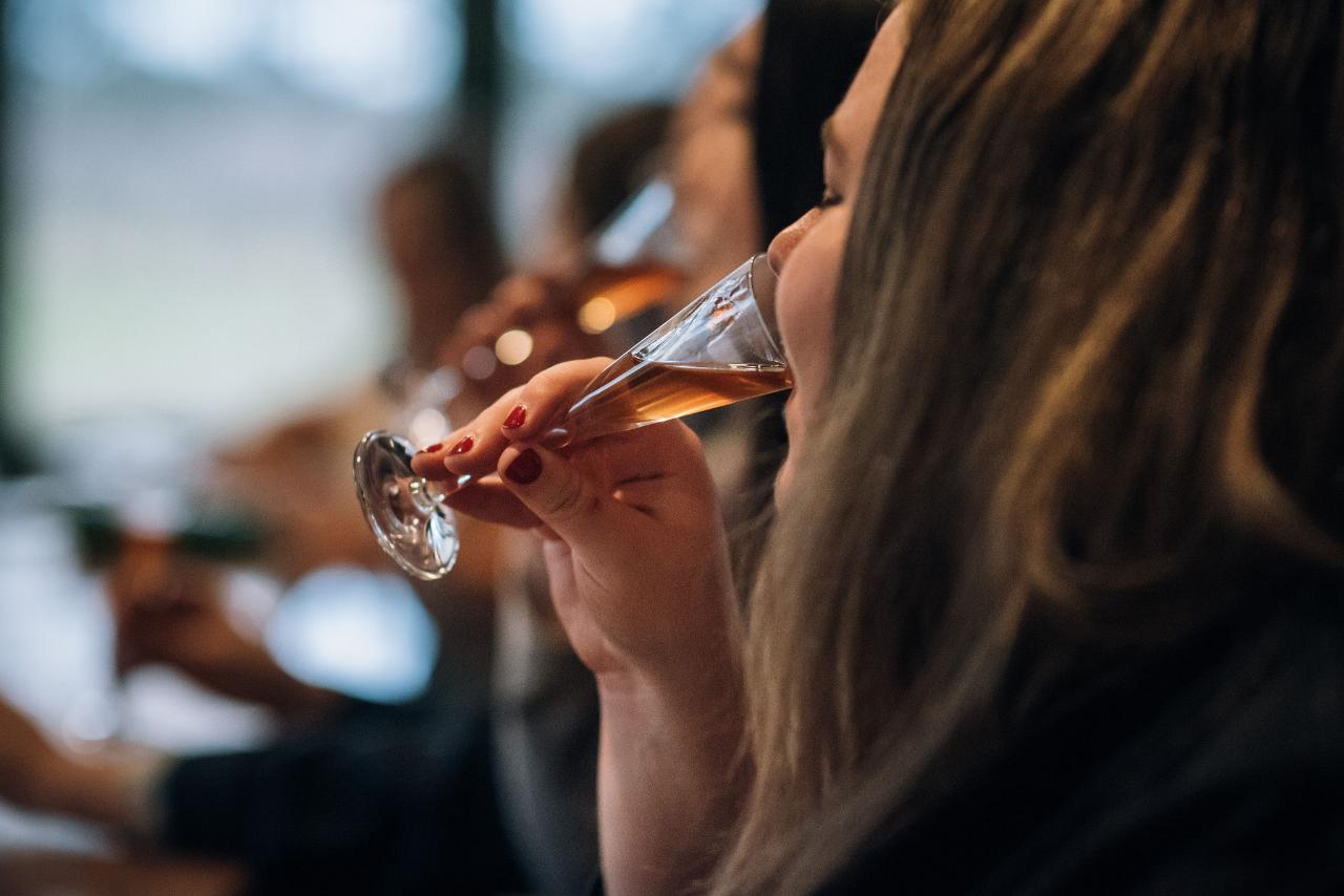 Spirit Tasting - Whisky Lovers At The Grove Distillery