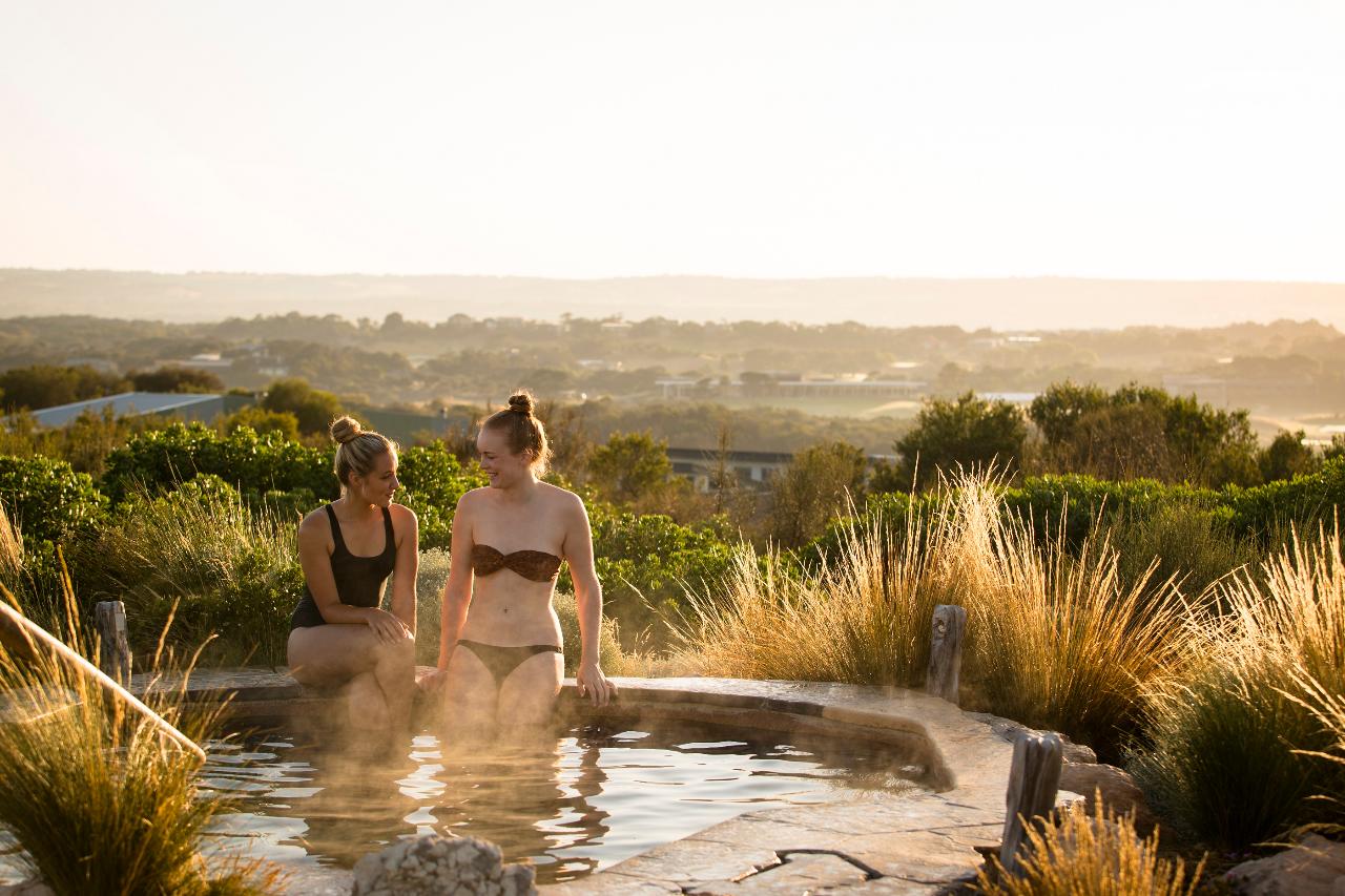Autopia Tours: Peninsula Hot Springs Spa Entry + Shuttle Bus