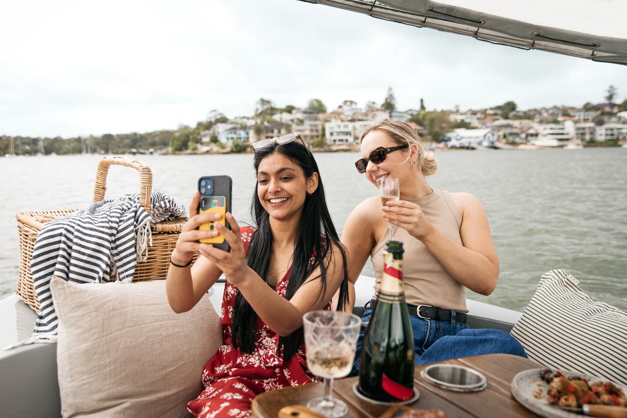 Goboat Sydney - 1 Hour Electric Picnic Boat Hire (Up To 8 People)
