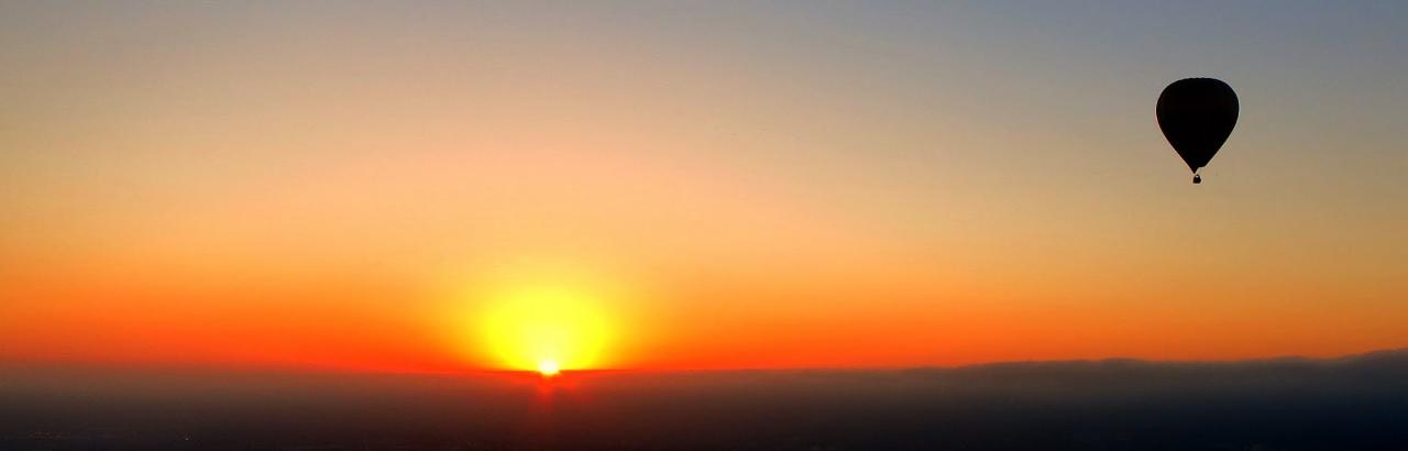 Ballooning Over The Avon Valley With Transport From Perth And Breakfast