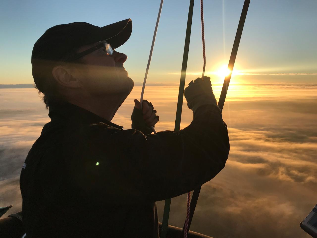 Ballooning Over The Avon Valley With Transport From Perth And Breakfast