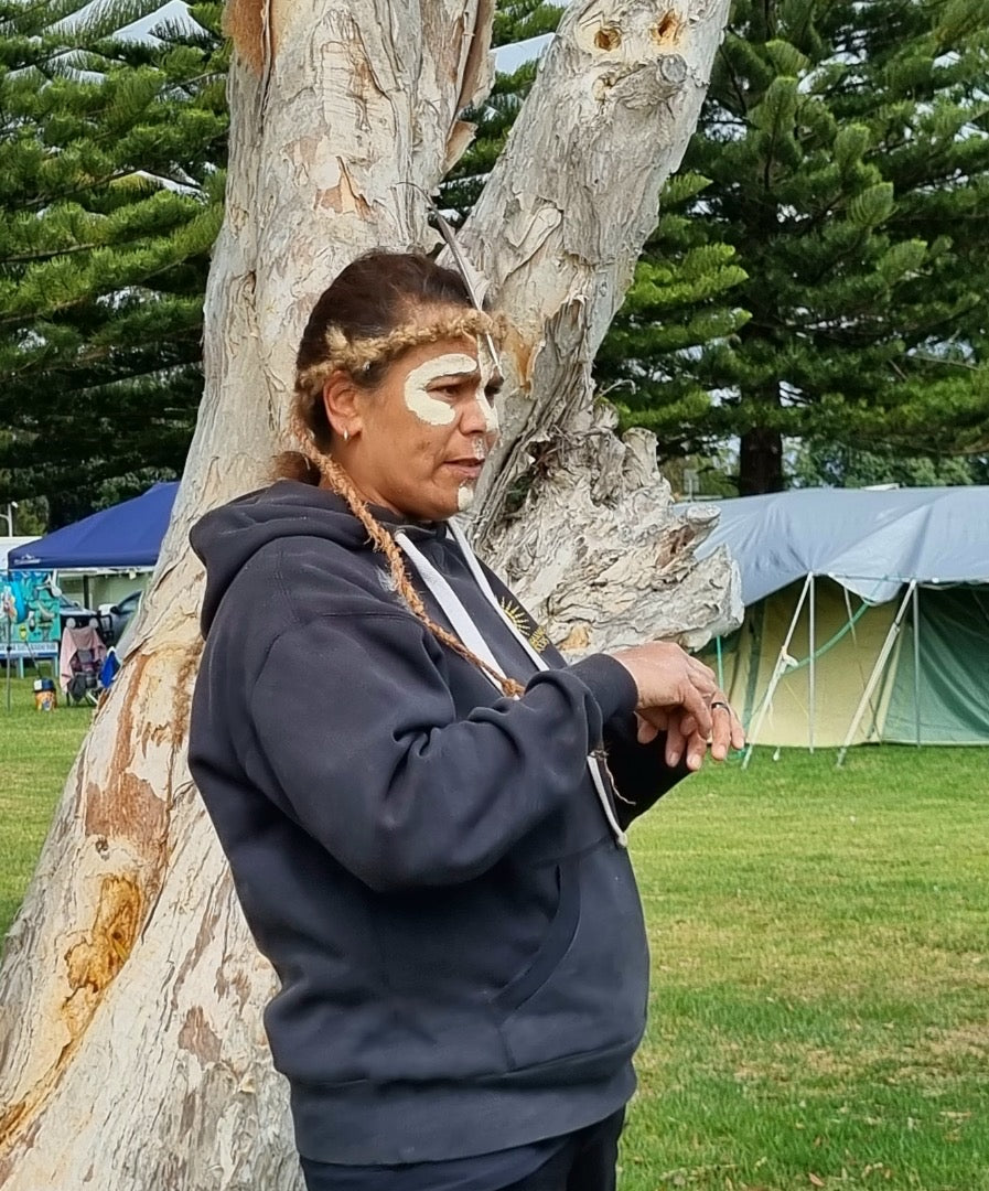 Mills Bay Cultural Tour With Sharon Mason Of Gnarl Cutural Tours