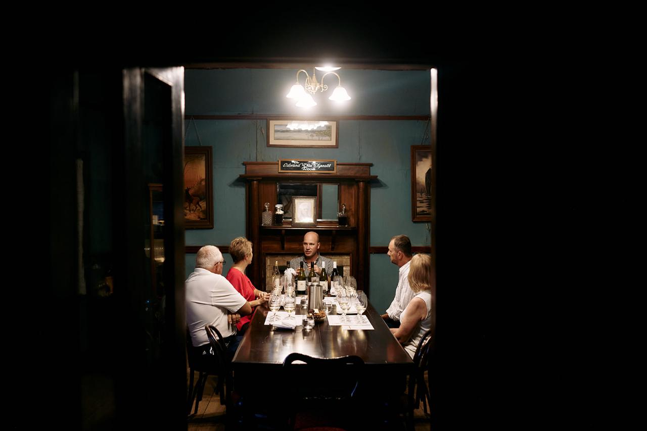 Icons Of The Hunter Valley - History, Lunch, Fromage Experience