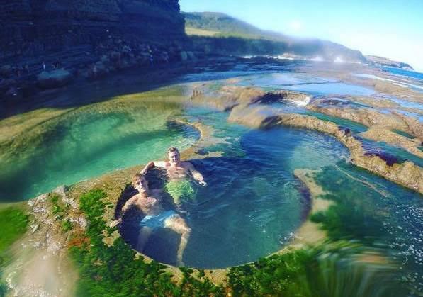 Figure Eight Pools - Day Tour