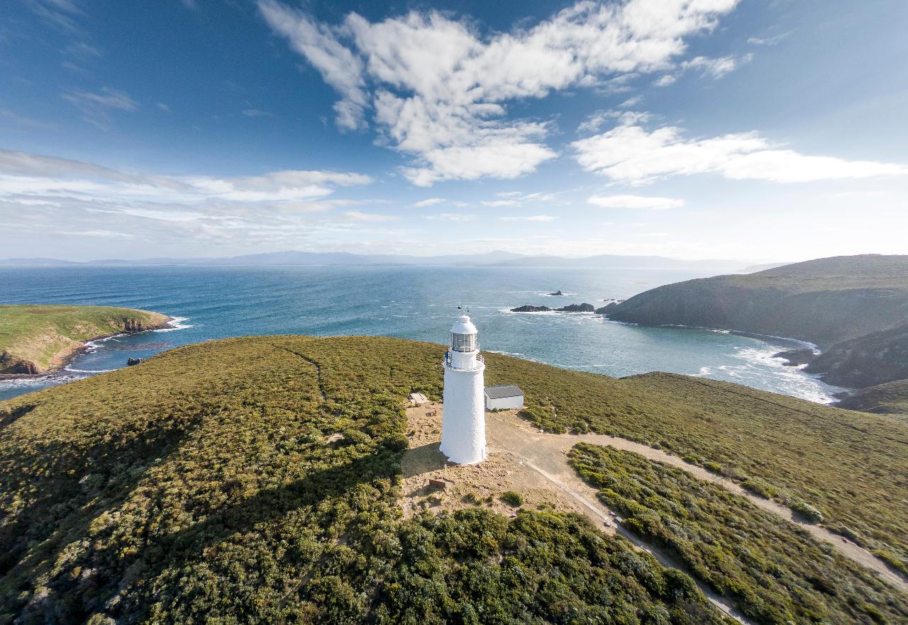 Bruny Island Safaris - Foods, Sightseeing And Lighthouse Tour